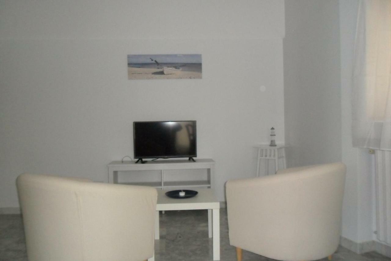 Intero Appartamento " Sea Breeze" Mola di Bari Εξωτερικό φωτογραφία